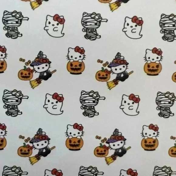 Hello Kitty Halloween Blanket - Picture 2 of 3